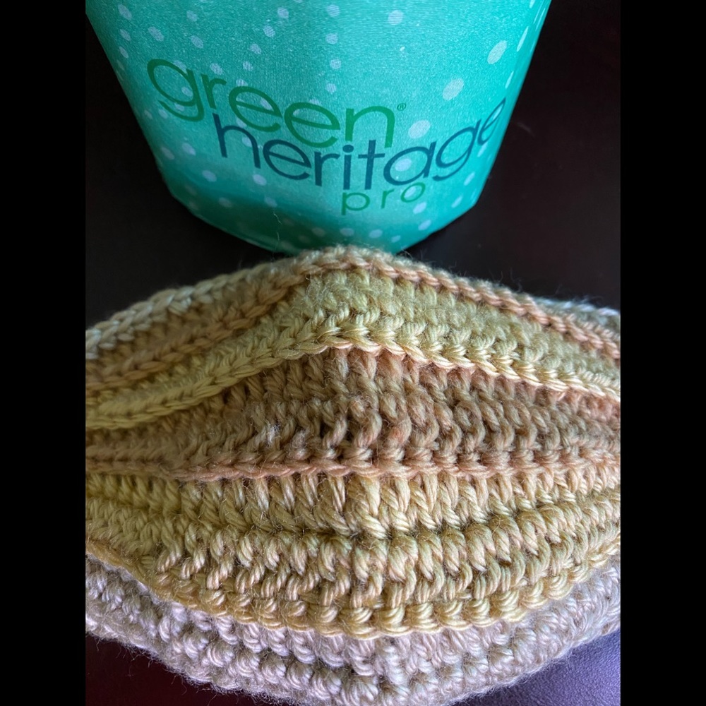 Hand-knitted Face Mask - Picture 7 of 10